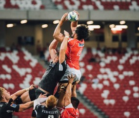 kaiyun-C罗回归首秀惊艳全场，湖人主场观众沸腾致敬，C罗上演回归首秀盛宴，湖人主场变致敬传奇海洋