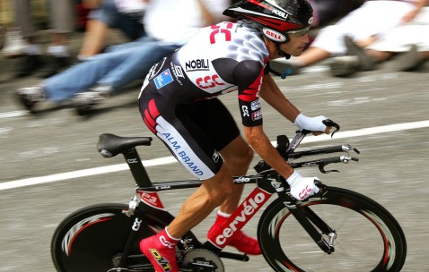 开云官网-科维托娃赛事新规引爆舆论，官方发布出色防守规则，加拿大队深陷争议漩涡，科维托娃新规出台，加拿大队陷防守争议