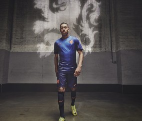 开云官网-Doinb巅峰对决，巴特勒式顽强激战C9九分钟，高光表现胜负难料！Doinb巴特勒式血战C9九分钟，高光频出胜负悬念留至最后！